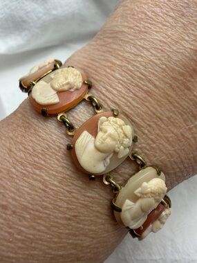 Vintage Carved Stone Cameo Bracelet in Cream and Brown